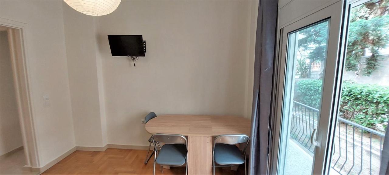 Cozy Apartment In Nea Smyrni Athen Eksteriør billede